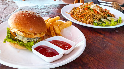 Burger and Nasi Goreng for lunch at the Krusty Krab in Nusa Penida, Bali, Indonesia