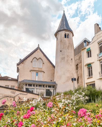 Art Nouveau Building alogn Avenue Foch in Nancy, France