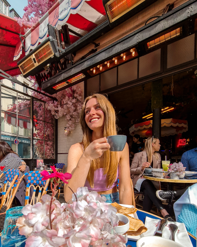 La Favorite Instagrammable café in Paris