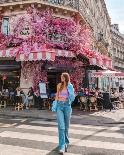 La Favorite Instagrammable café in Paris