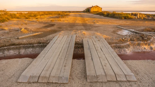 Directions to the pink salt lakes at Salin de Giraud in the South of France