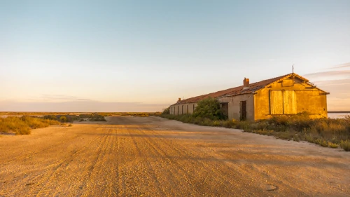 Directions to the pink salt lakes at Salin de Giraud in the South of France