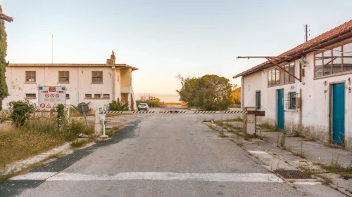 Directions to the pink salt lakes at Salin de Giraud in the South of France