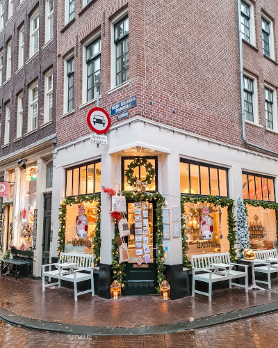 Christmas Photo Spot at Le Petit Deli in Amsterdam, the Netherlands
