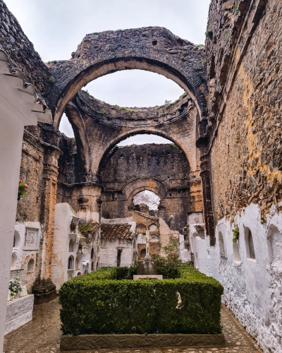 Cementerio in Villaluenga del Rosario, Spain